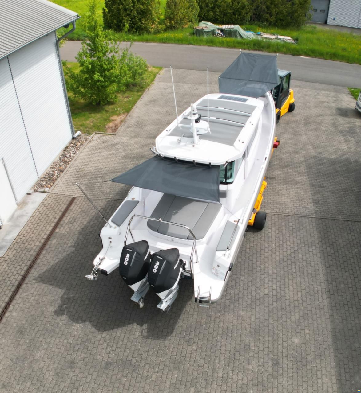 Axopar 37 Cross Cabin