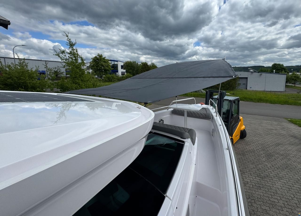 Axopar 37 Cross Cabin