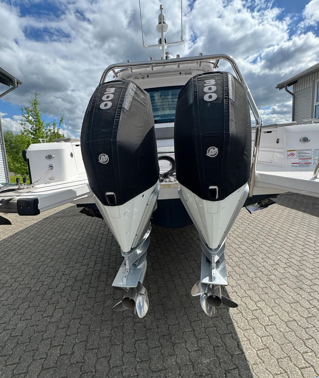 Axopar 37 Cross Cabin