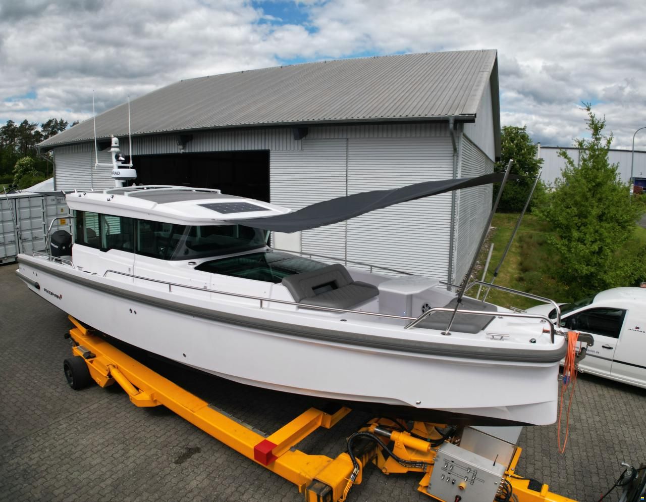 Axopar 37 Cross Cabin