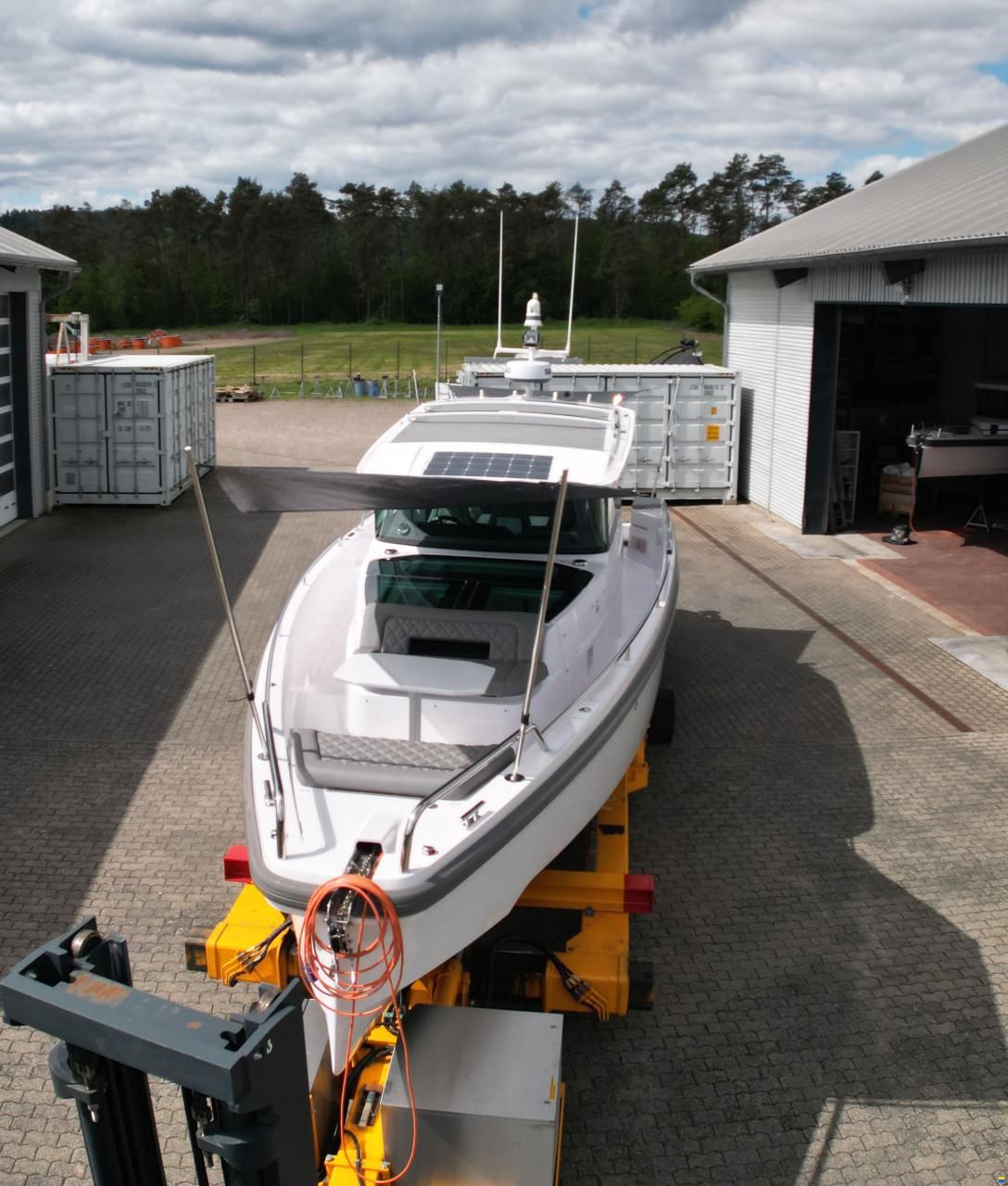 Axopar 37 Cross Cabin