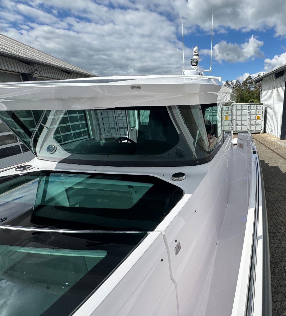 Axopar 37 Cross Cabin