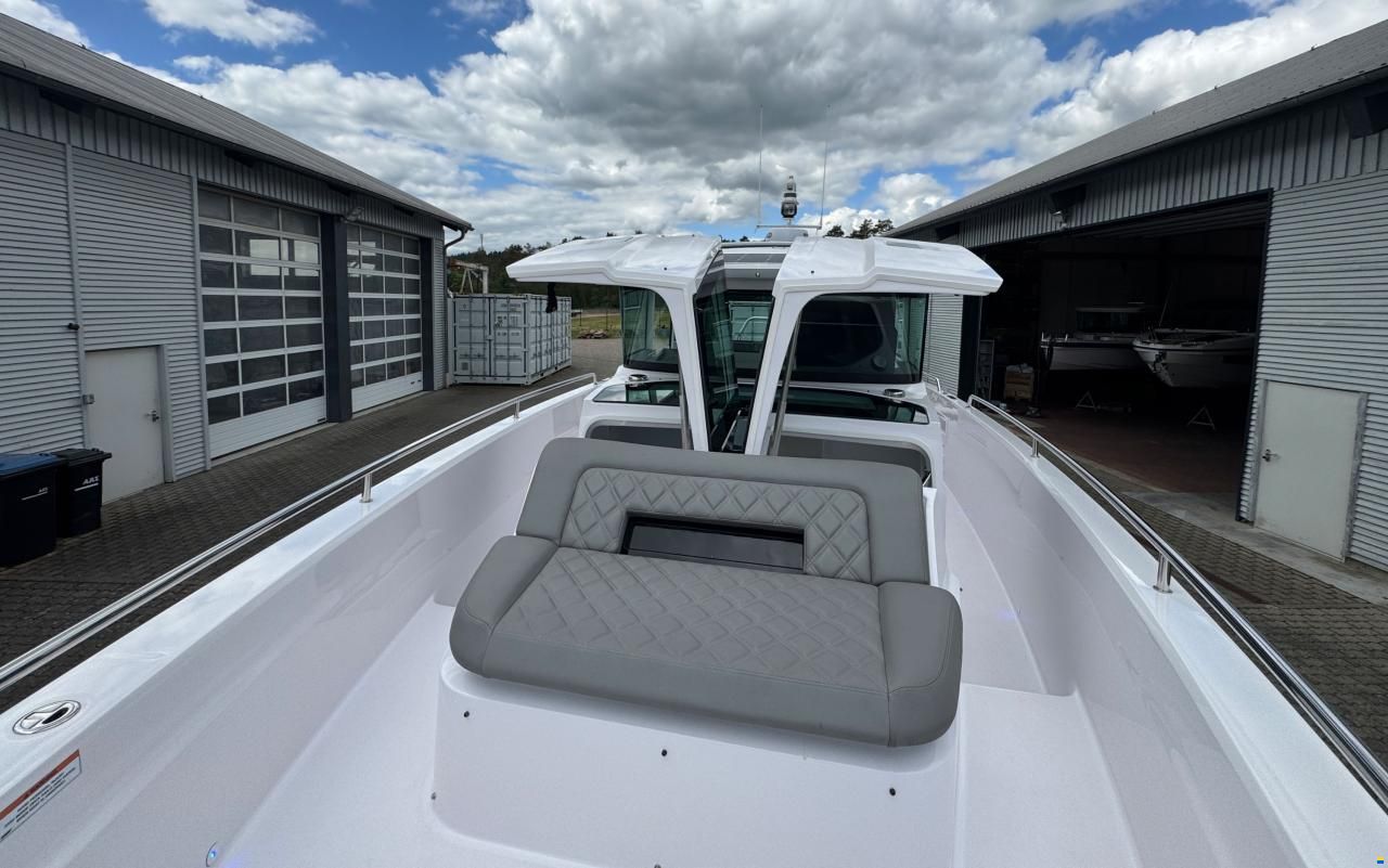 Axopar 37 Cross Cabin