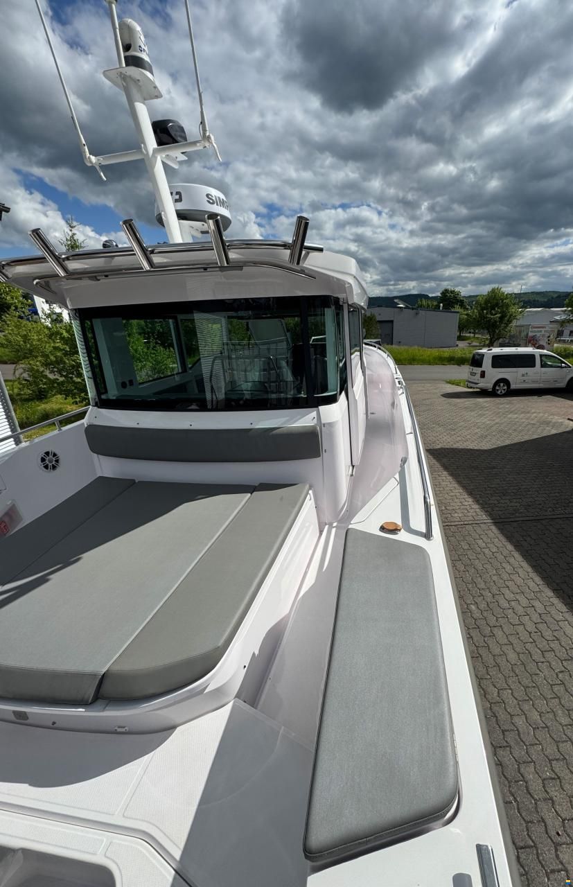 Axopar 37 Cross Cabin