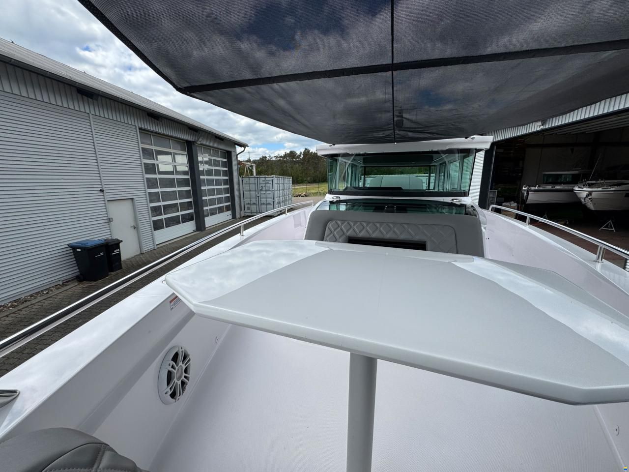 Axopar 37 Cross Cabin