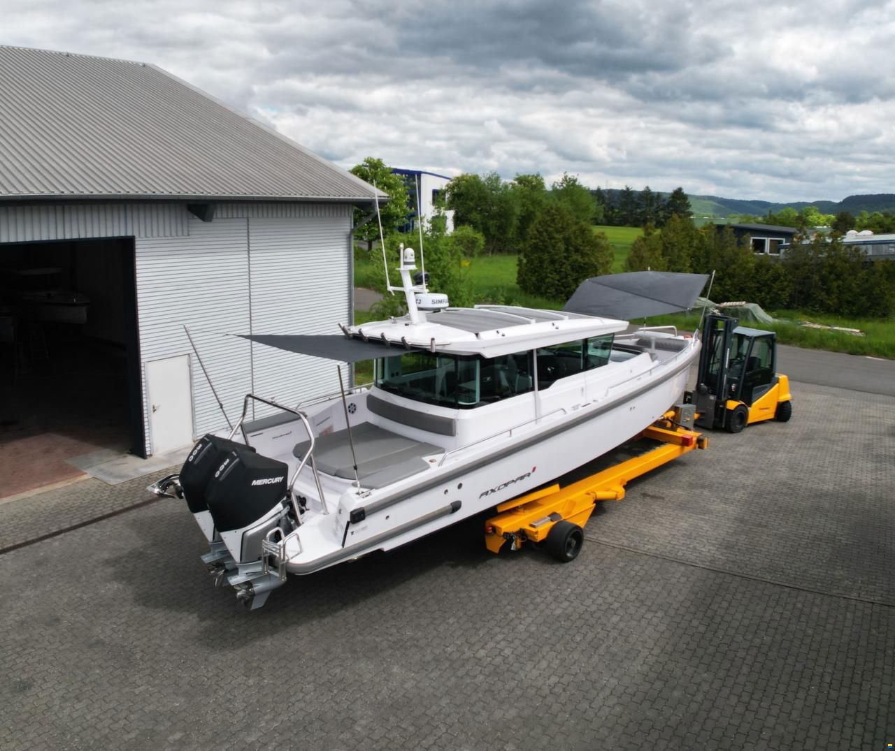 Axopar 37 Cross Cabin