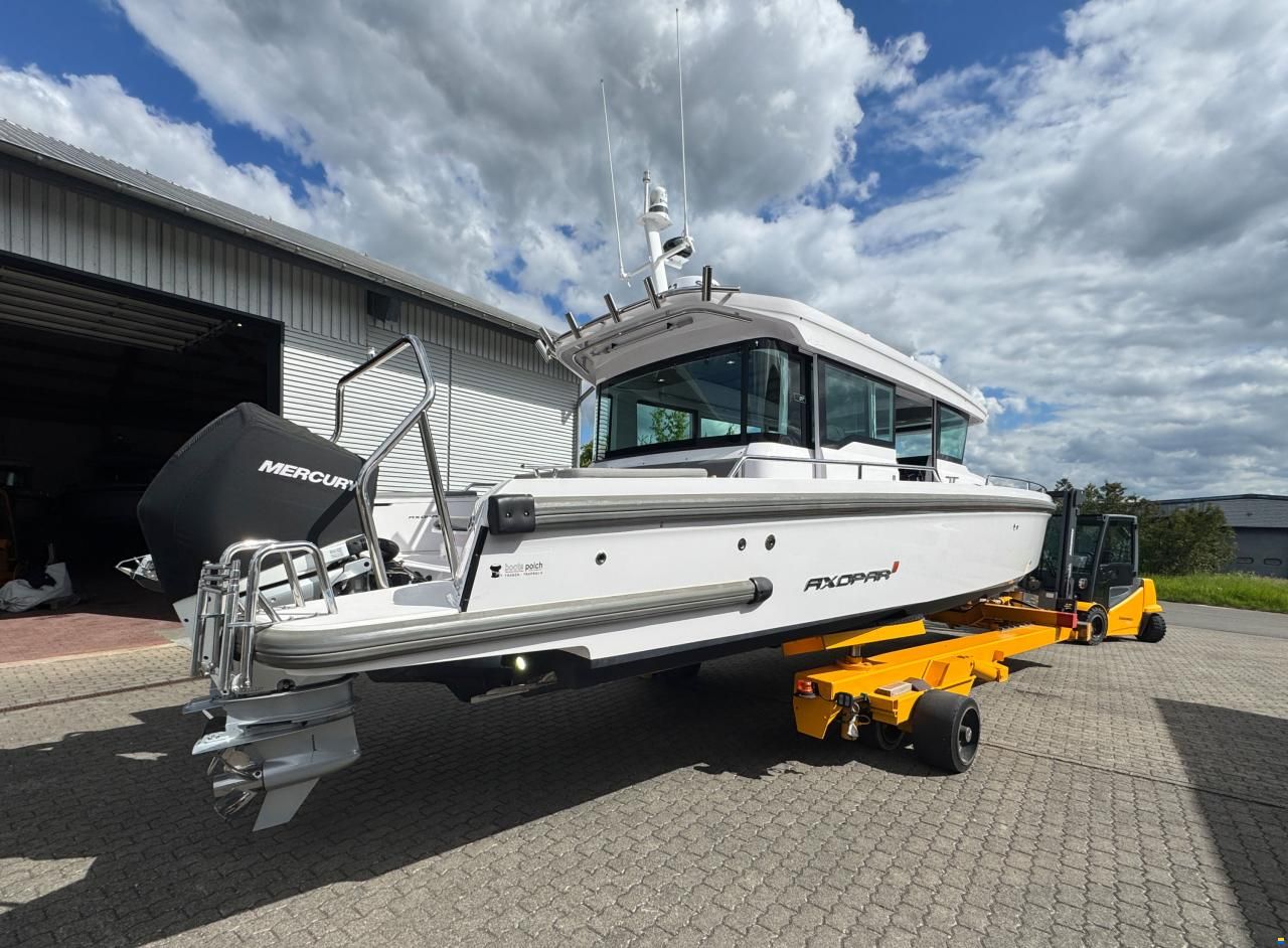 Axopar 37 Cross Cabin