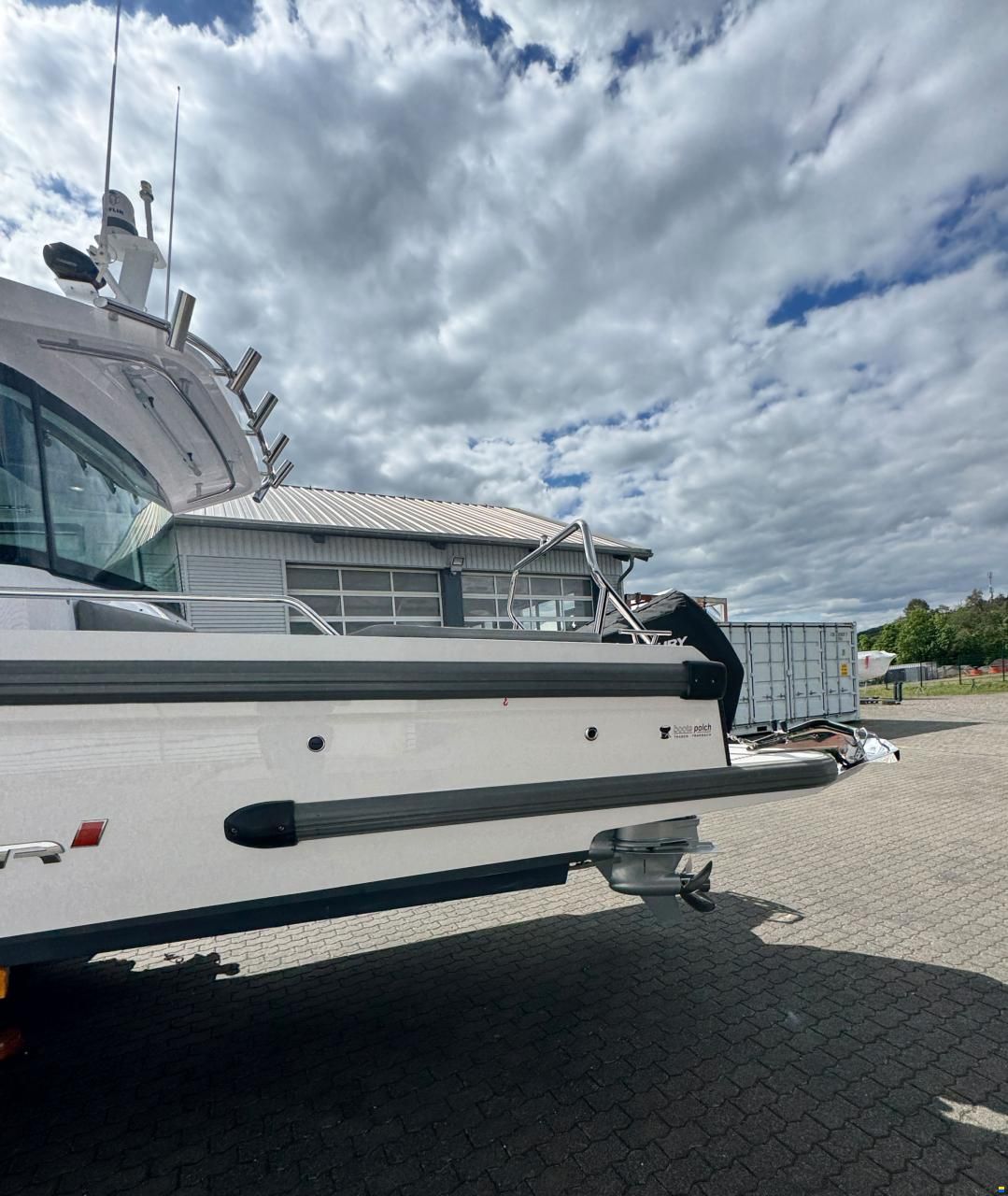 Axopar 37 Cross Cabin