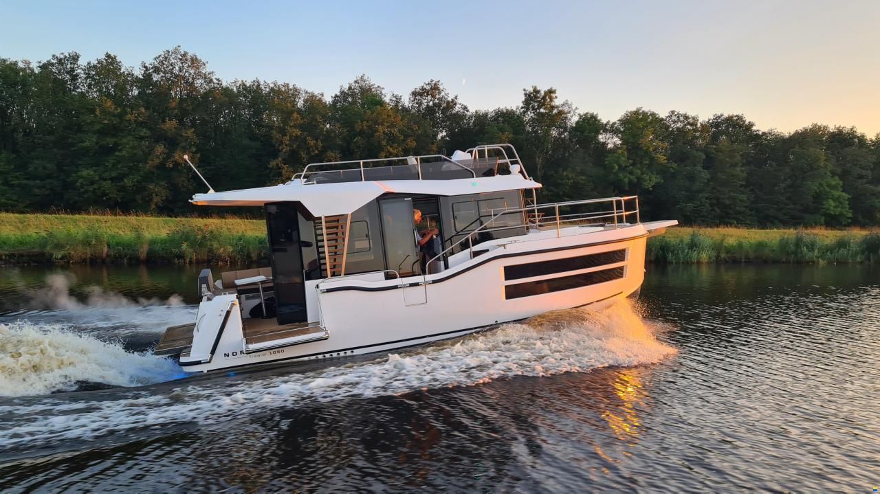 Northman 1050 Trawler | Flybridge option