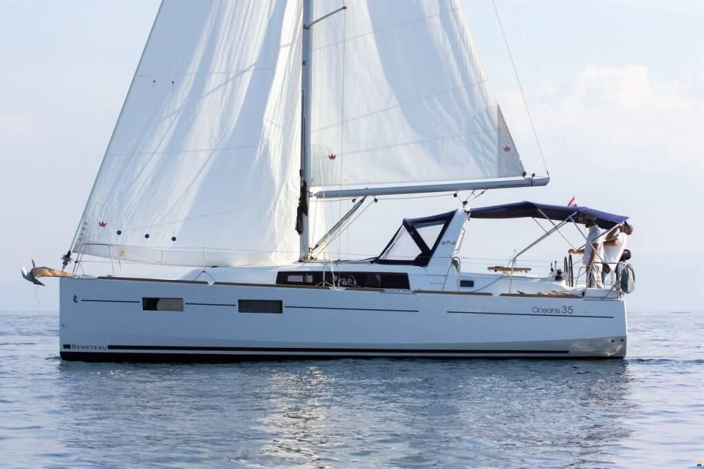 Beneteau Oceanis 35