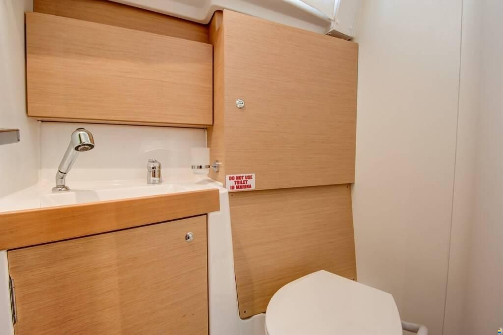 Beneteau Oceanis 38