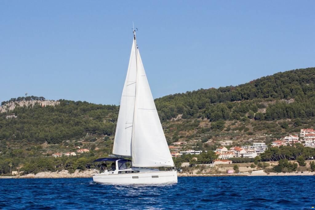 Beneteau Oceanis 38