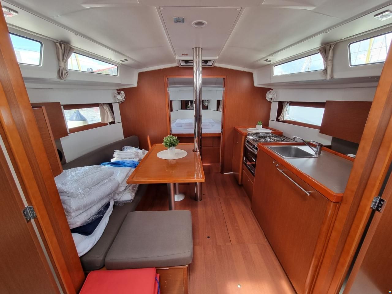 Beneteau Oceanis 38.1