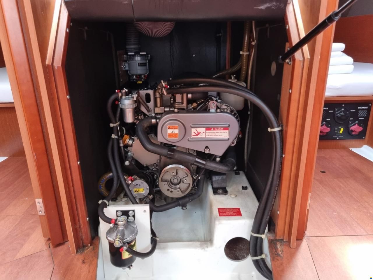 Beneteau Oceanis 38.1