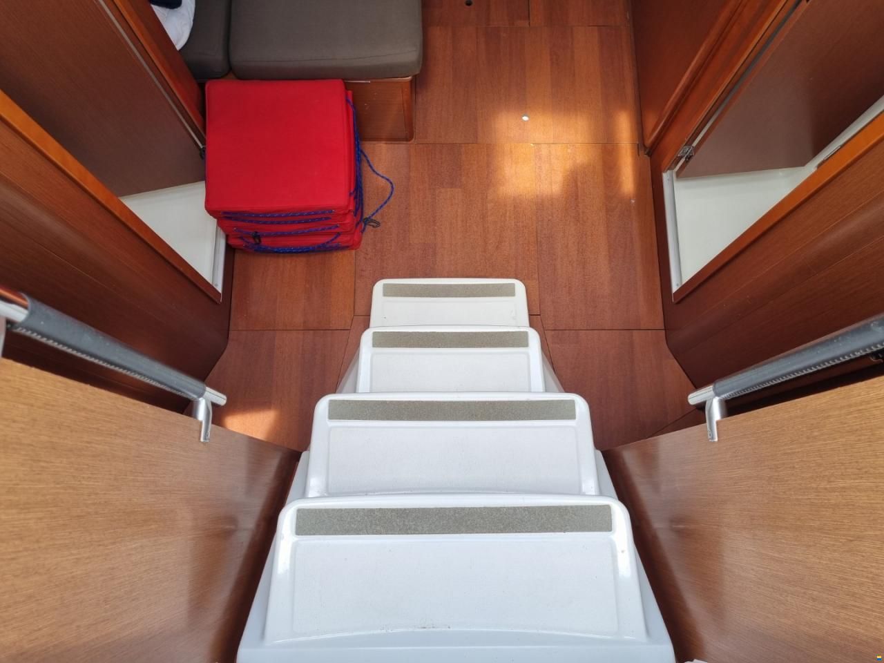 Beneteau Oceanis 38.1