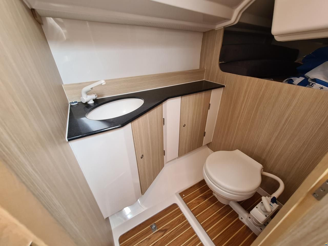Maxus 26: different keel possibilities