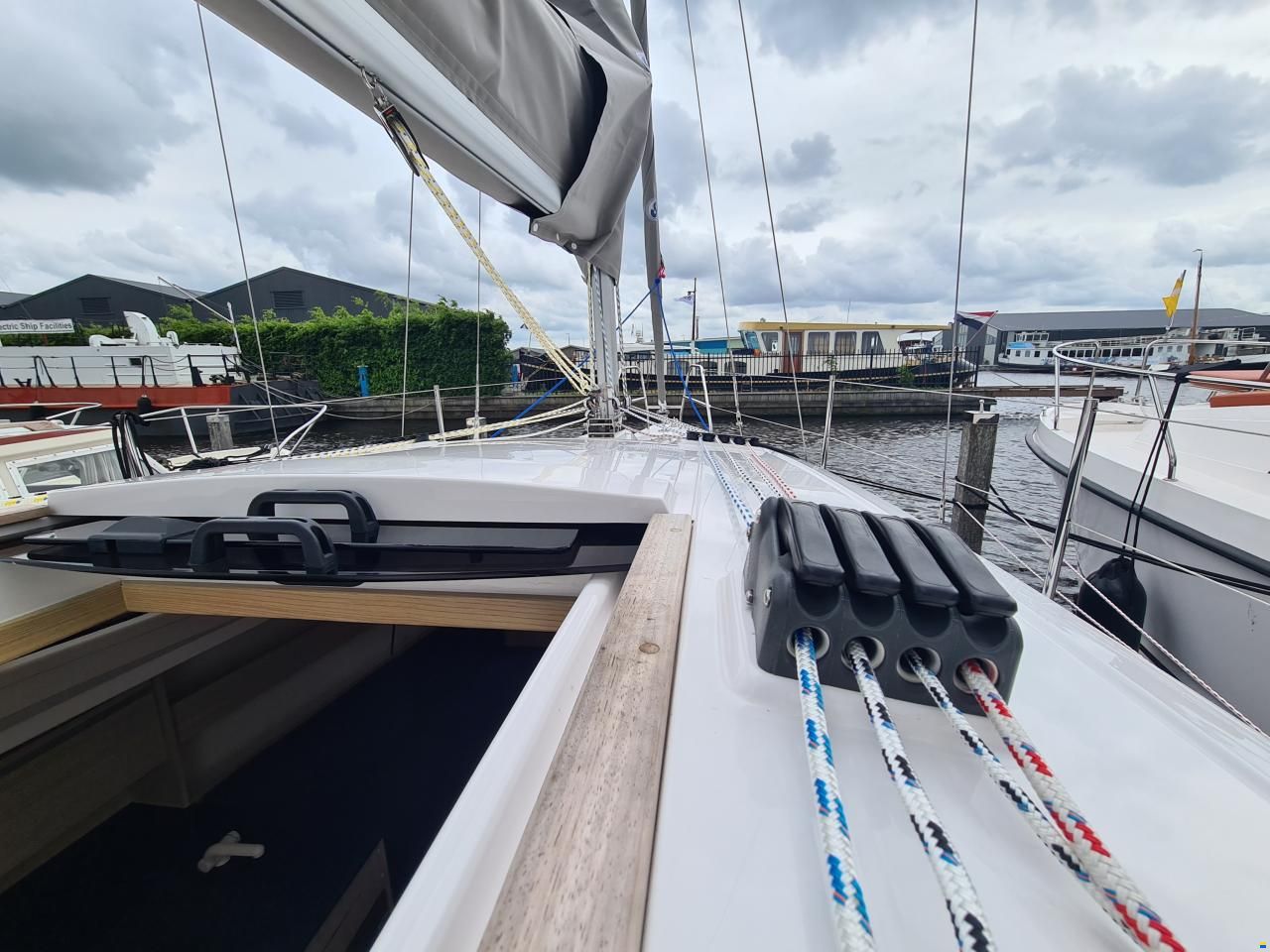Maxus 26: different keel possibilities