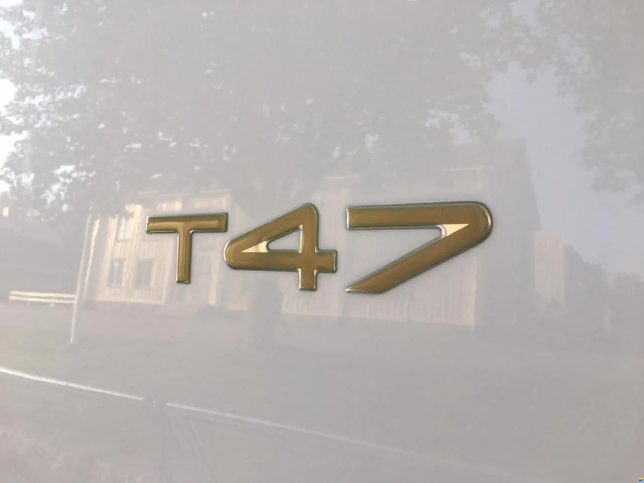 Sealine T47