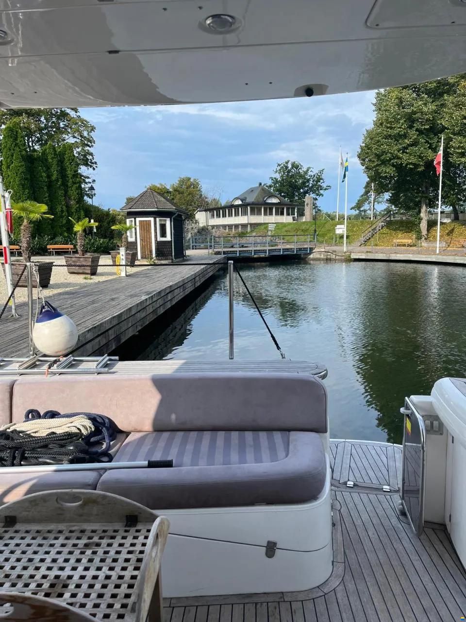 Sealine T47