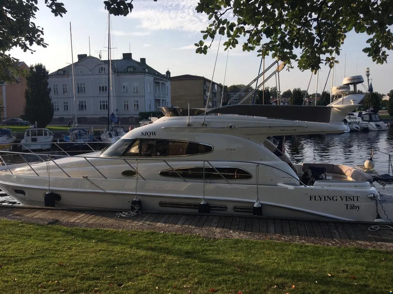 Sealine T47