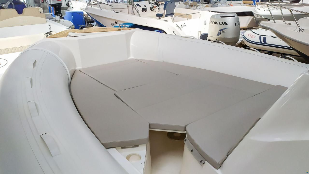 Capelli Tempest 800