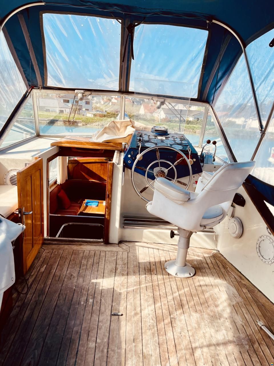 Broom Ocean 37