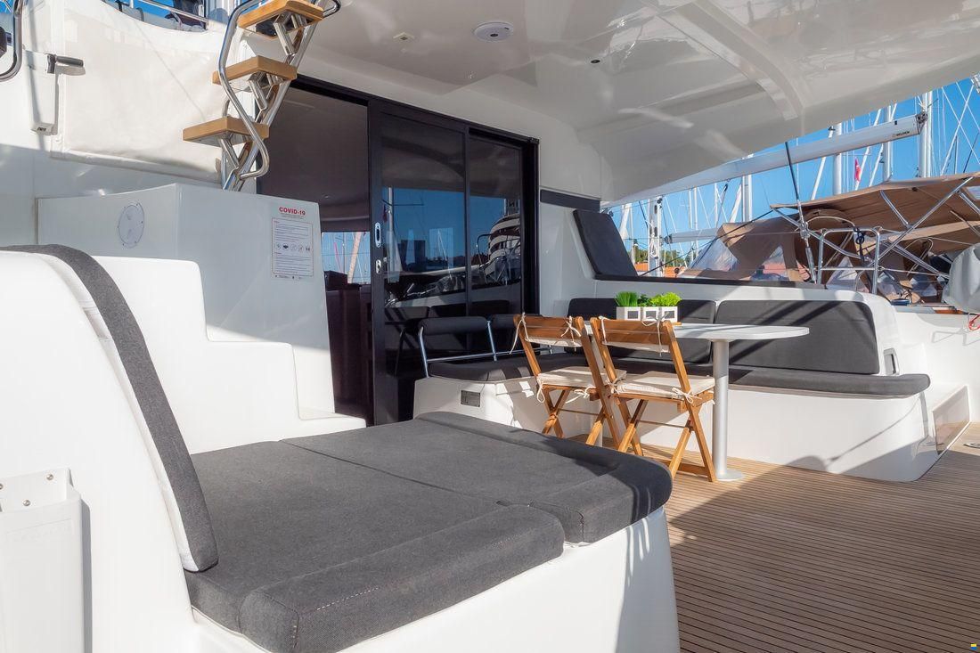 Lagoon 42