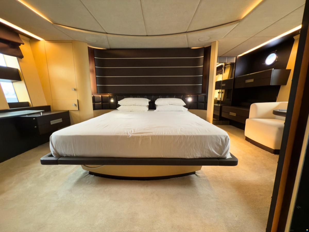 Azimut 86s