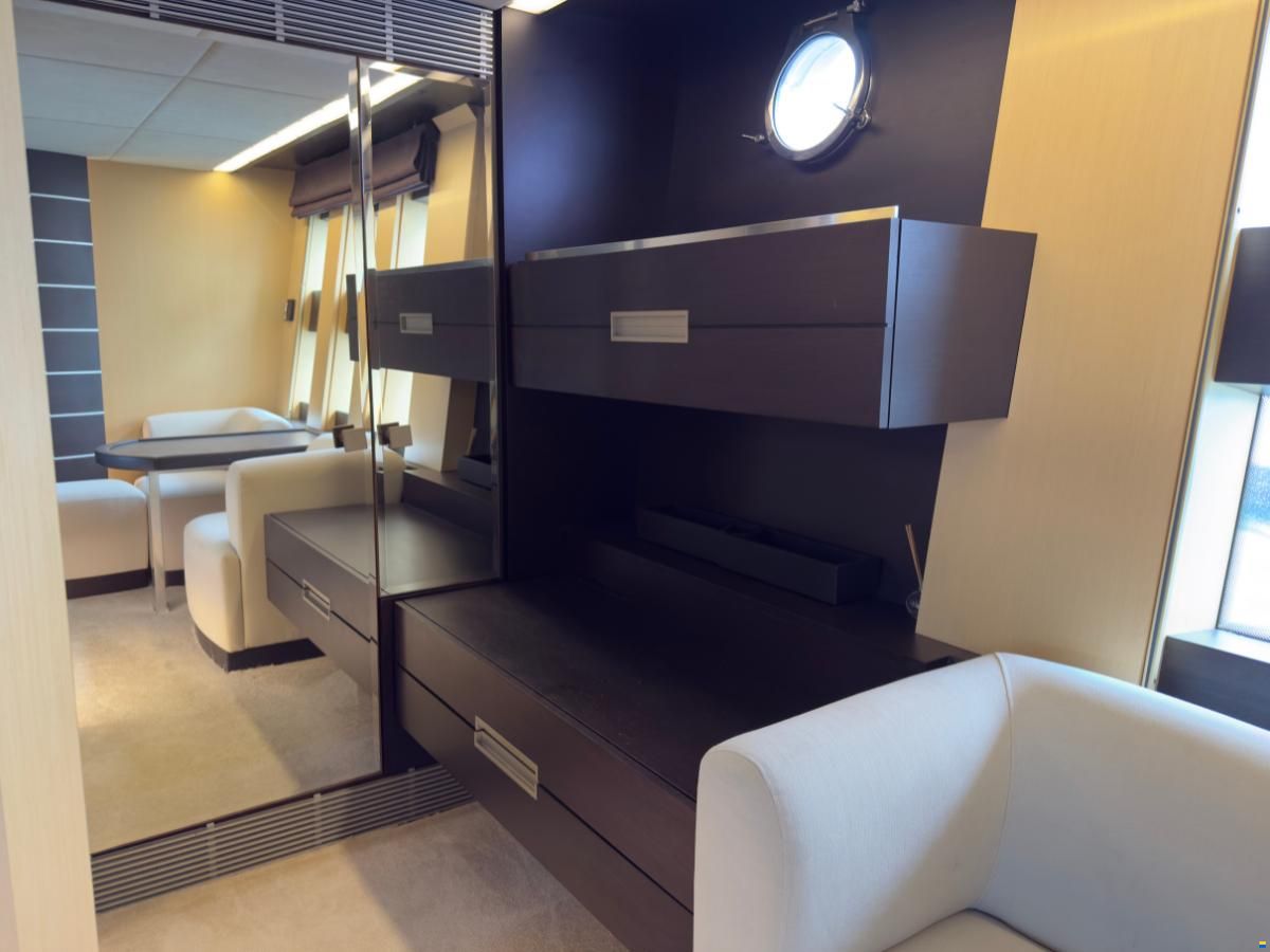 Azimut 86s