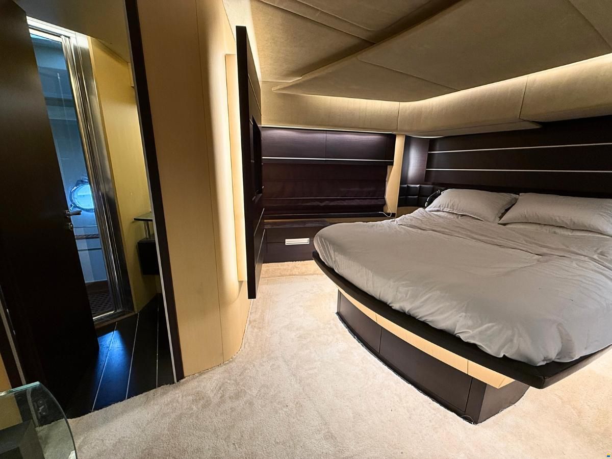 Azimut 86s