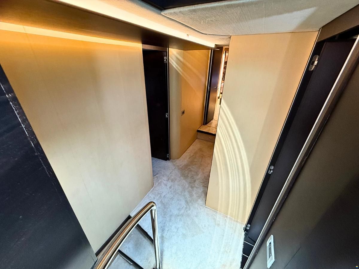 Azimut 86s