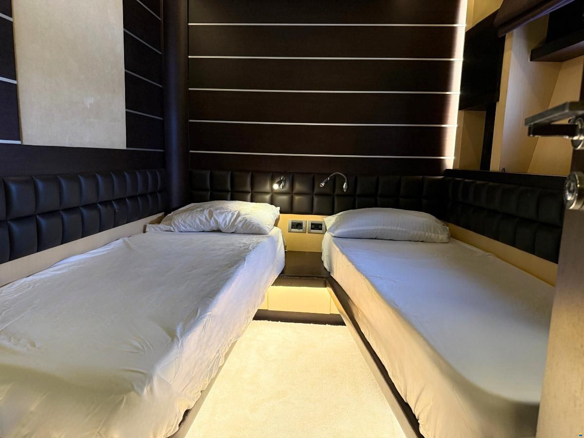Azimut 86s