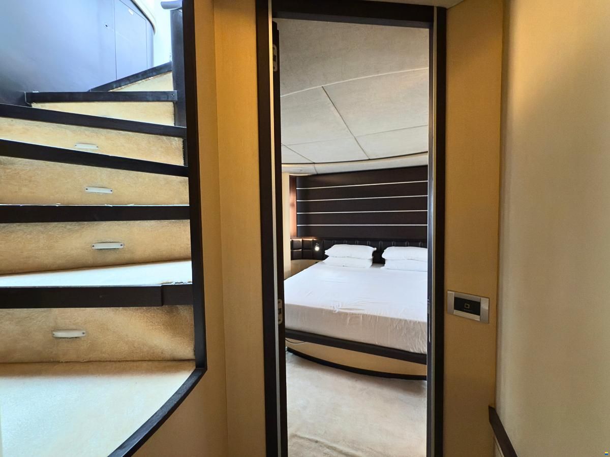 Azimut 86s