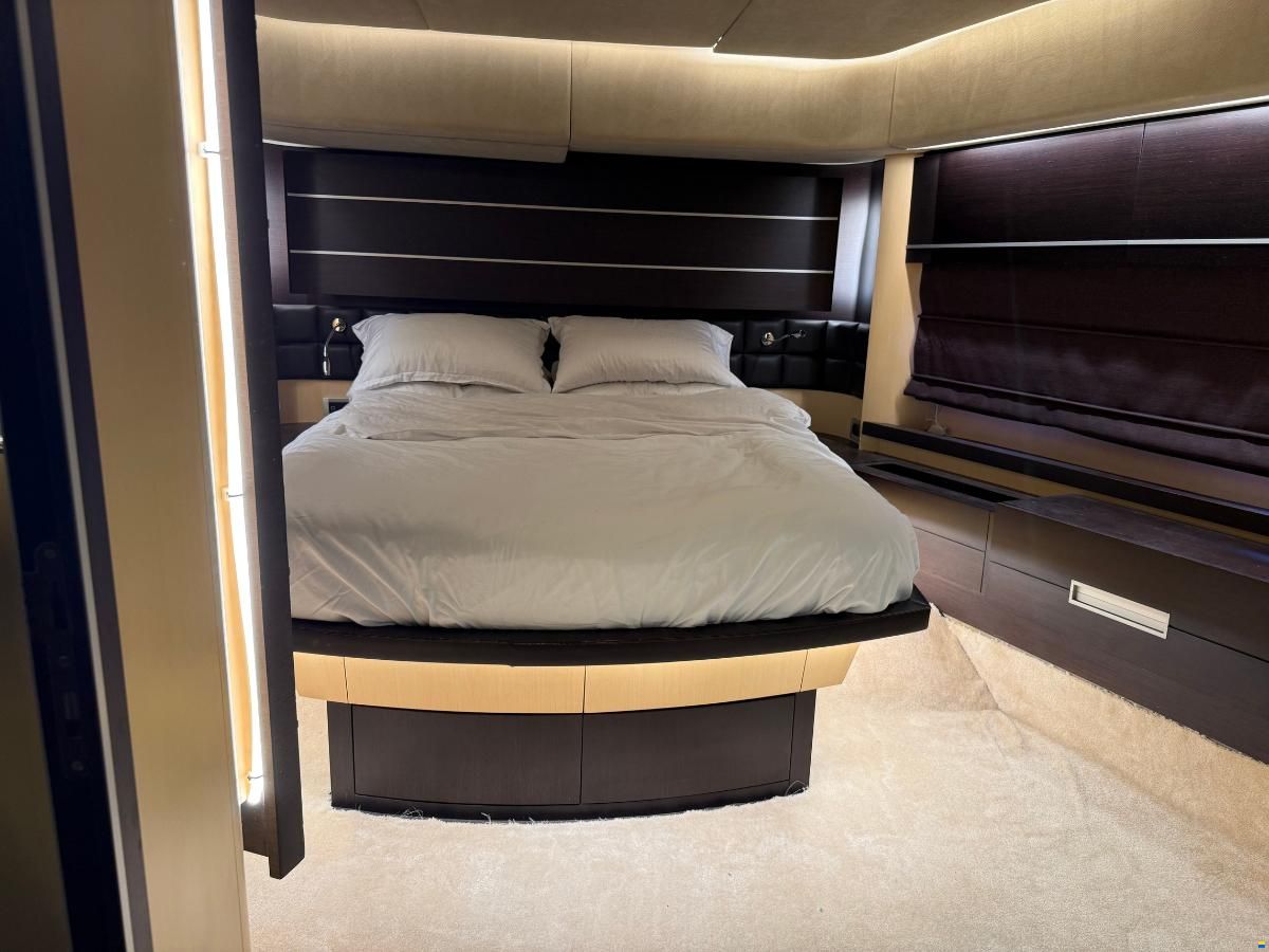 Azimut 86s