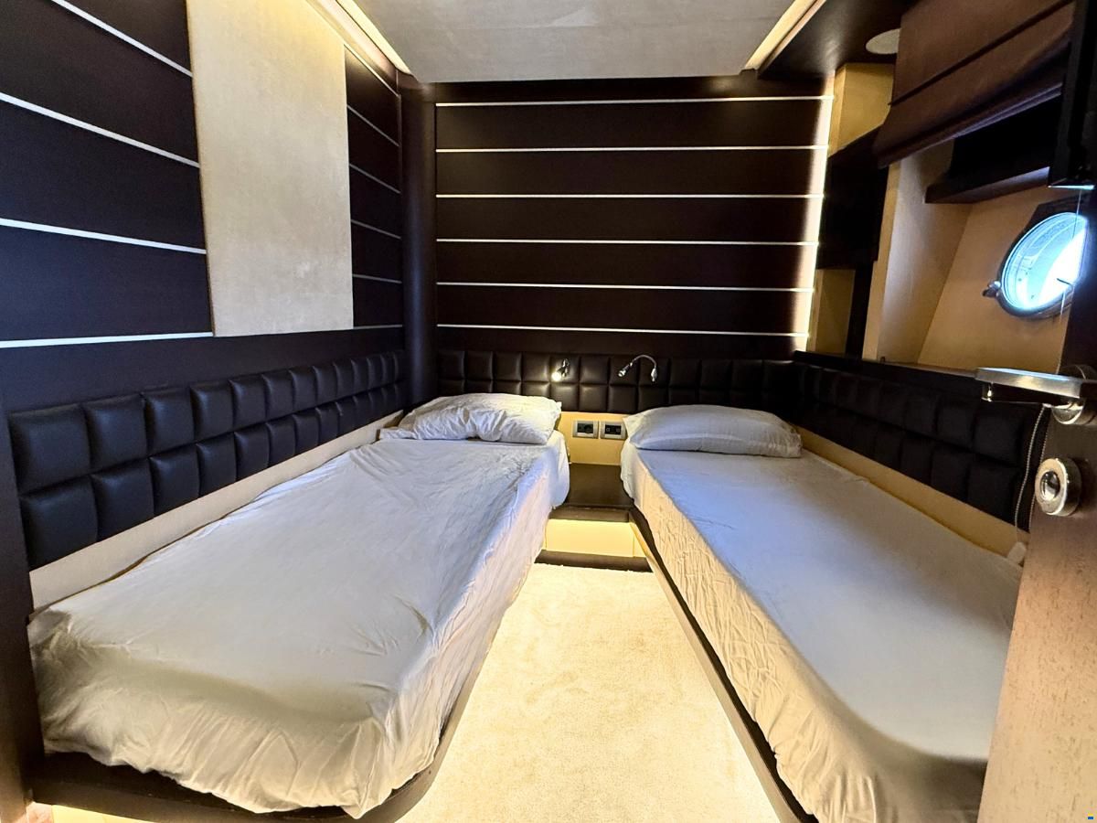 Azimut 86s