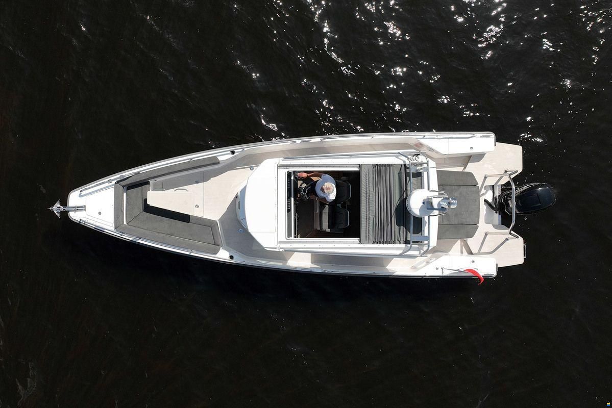 Axopar 28 Cabin