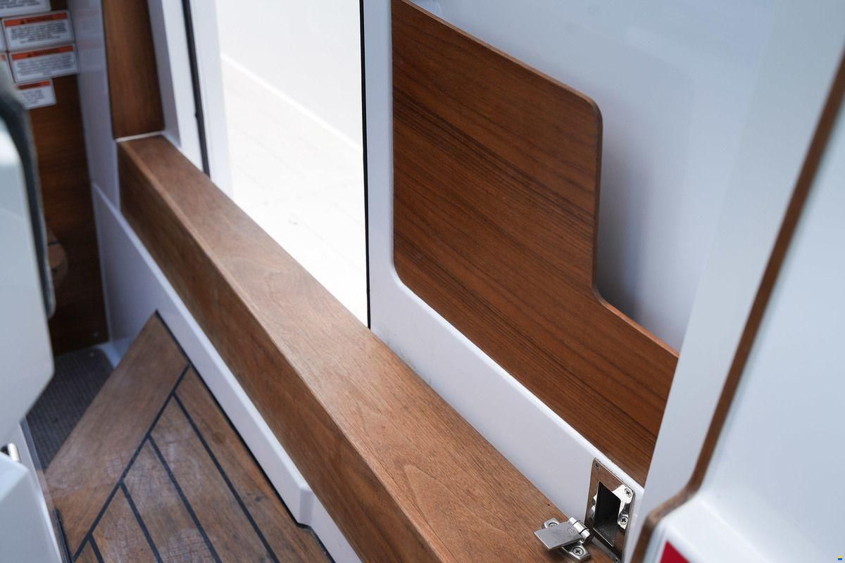 Axopar 28 Cabin