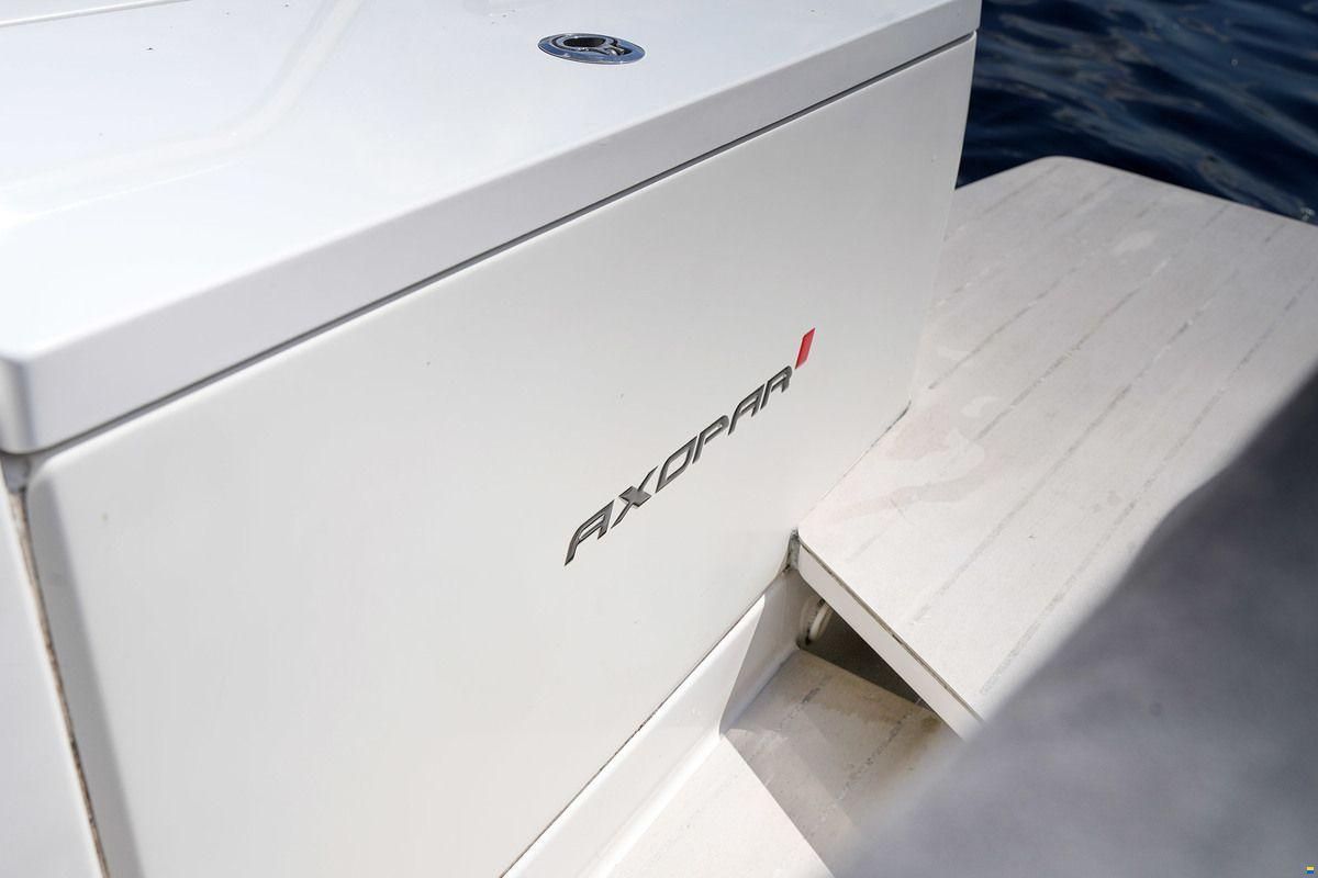 Axopar 28 Cabin