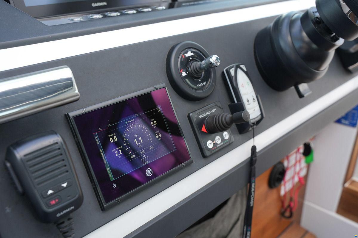 Axopar 28 Cabin