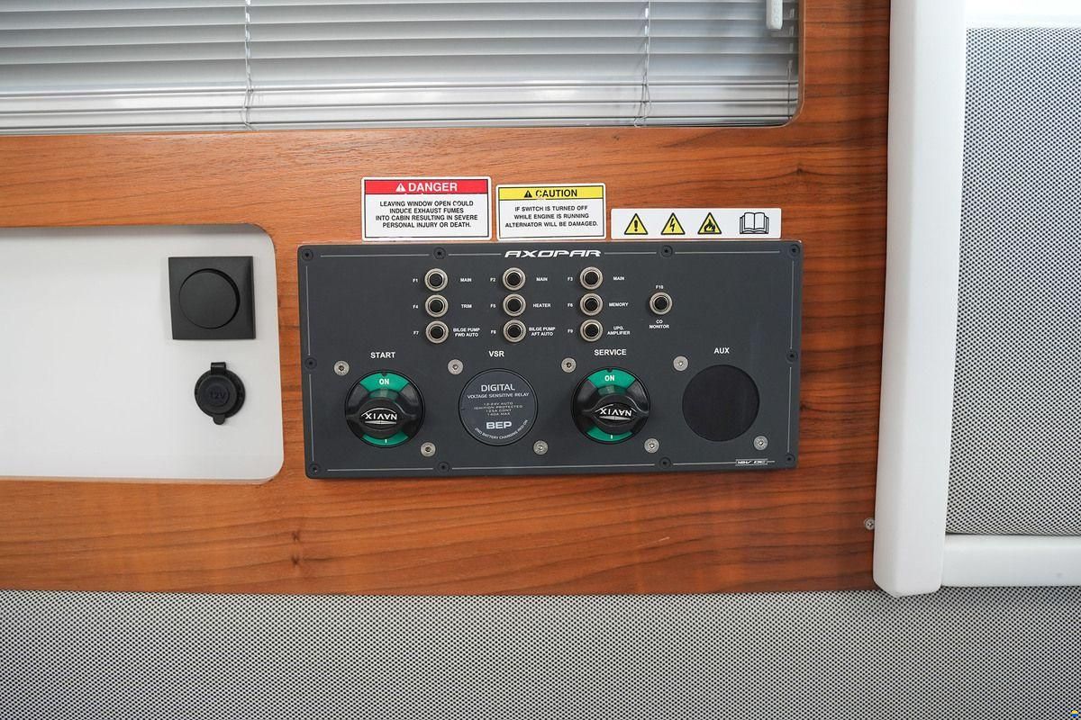 Axopar 28 Cabin