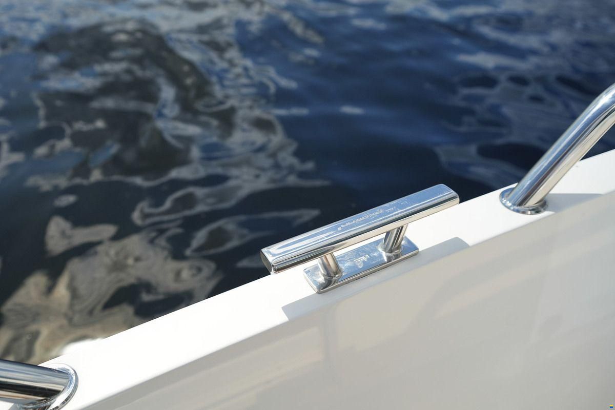 Axopar 28 Cabin