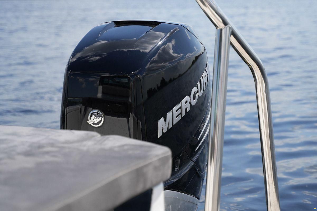 Axopar 28 Cabin
