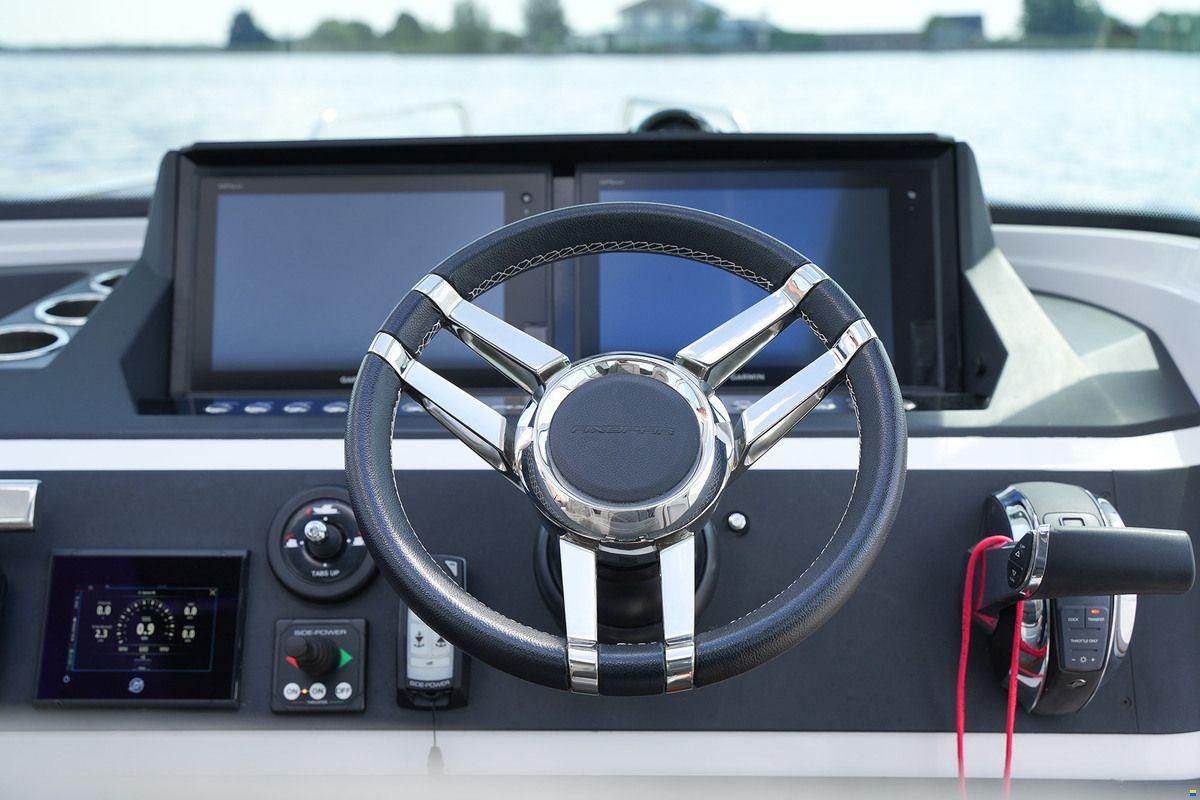 Axopar 28 Cabin