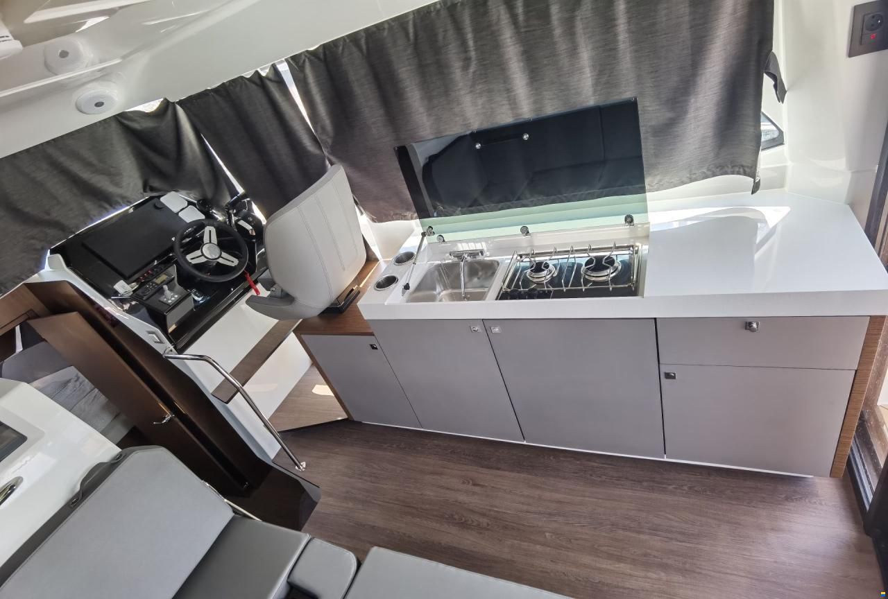 Beneteau Antares 11 Fly
