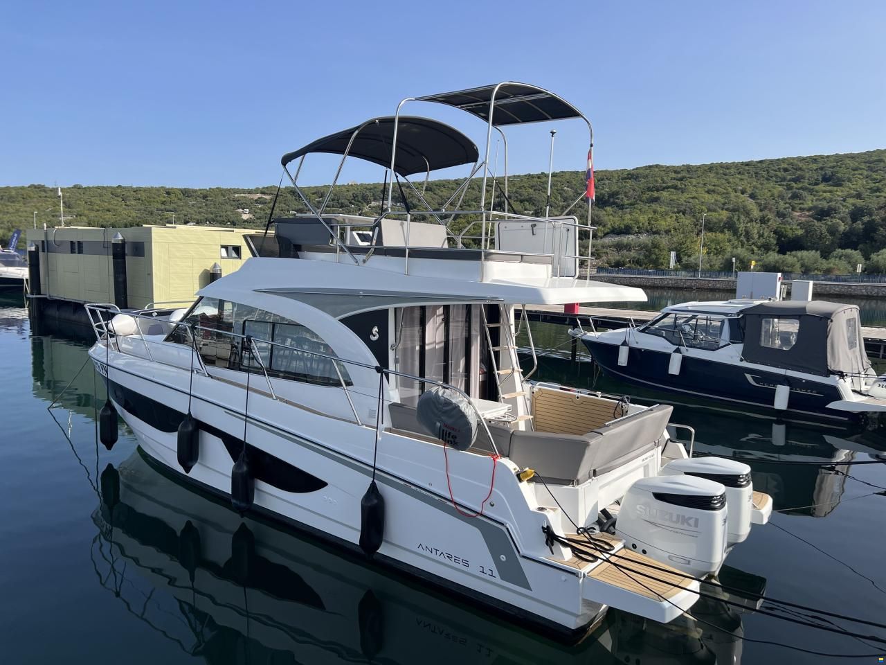 Beneteau Antares 11 Fly