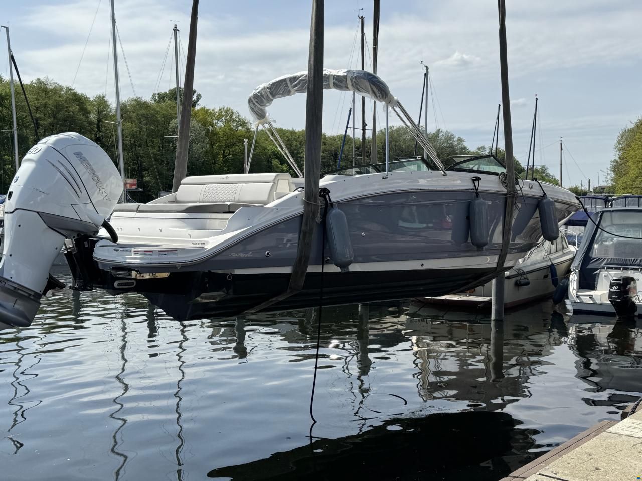 Sea Ray SDX 270 Outboard