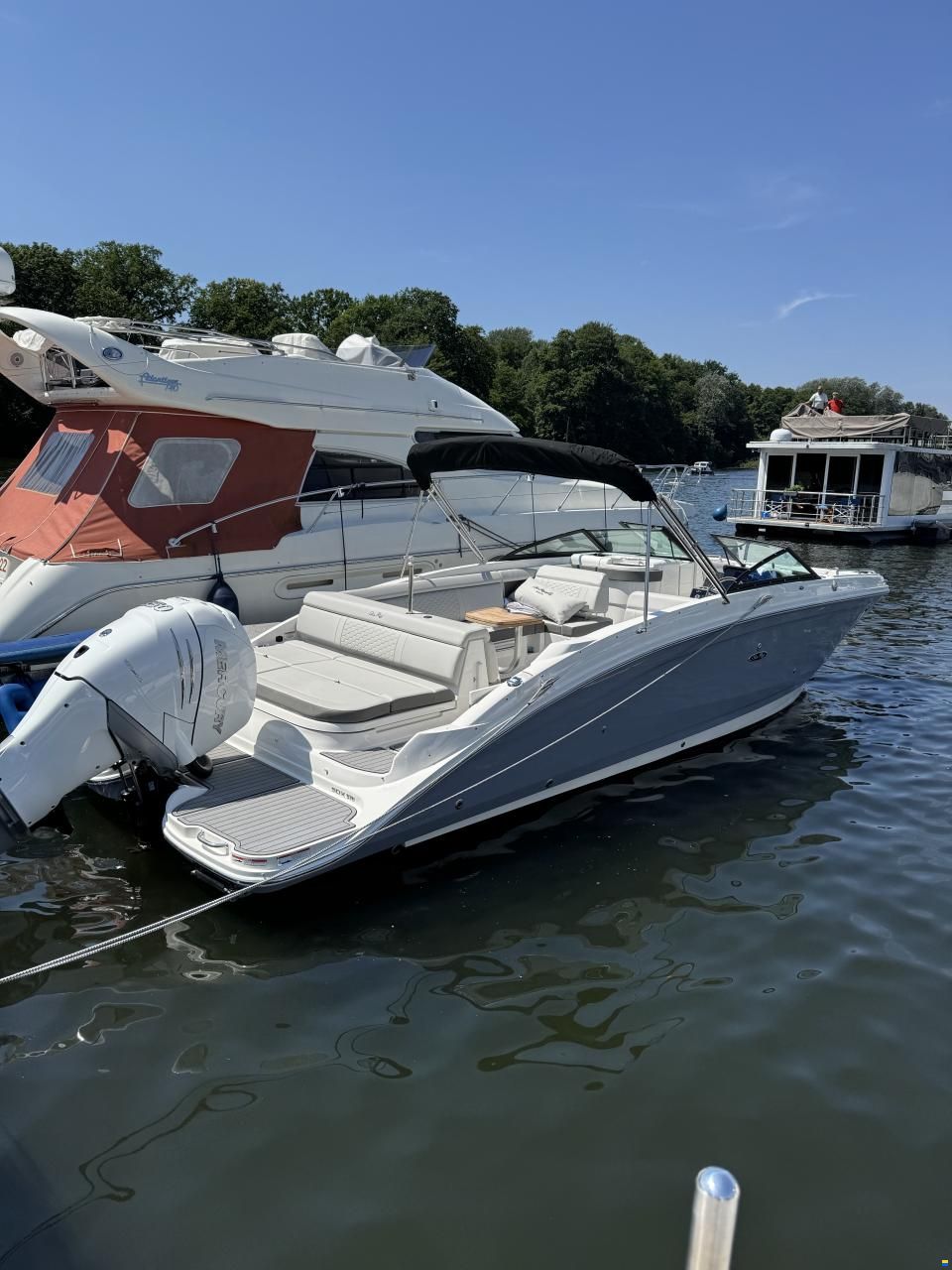 Sea Ray SDX 270 Outboard
