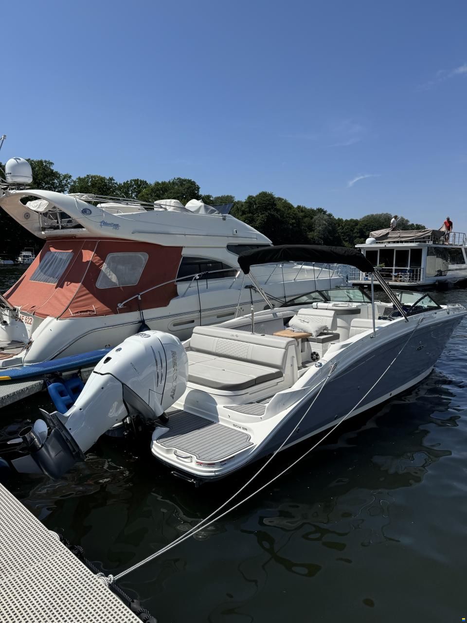 Sea Ray SDX 270 Outboard