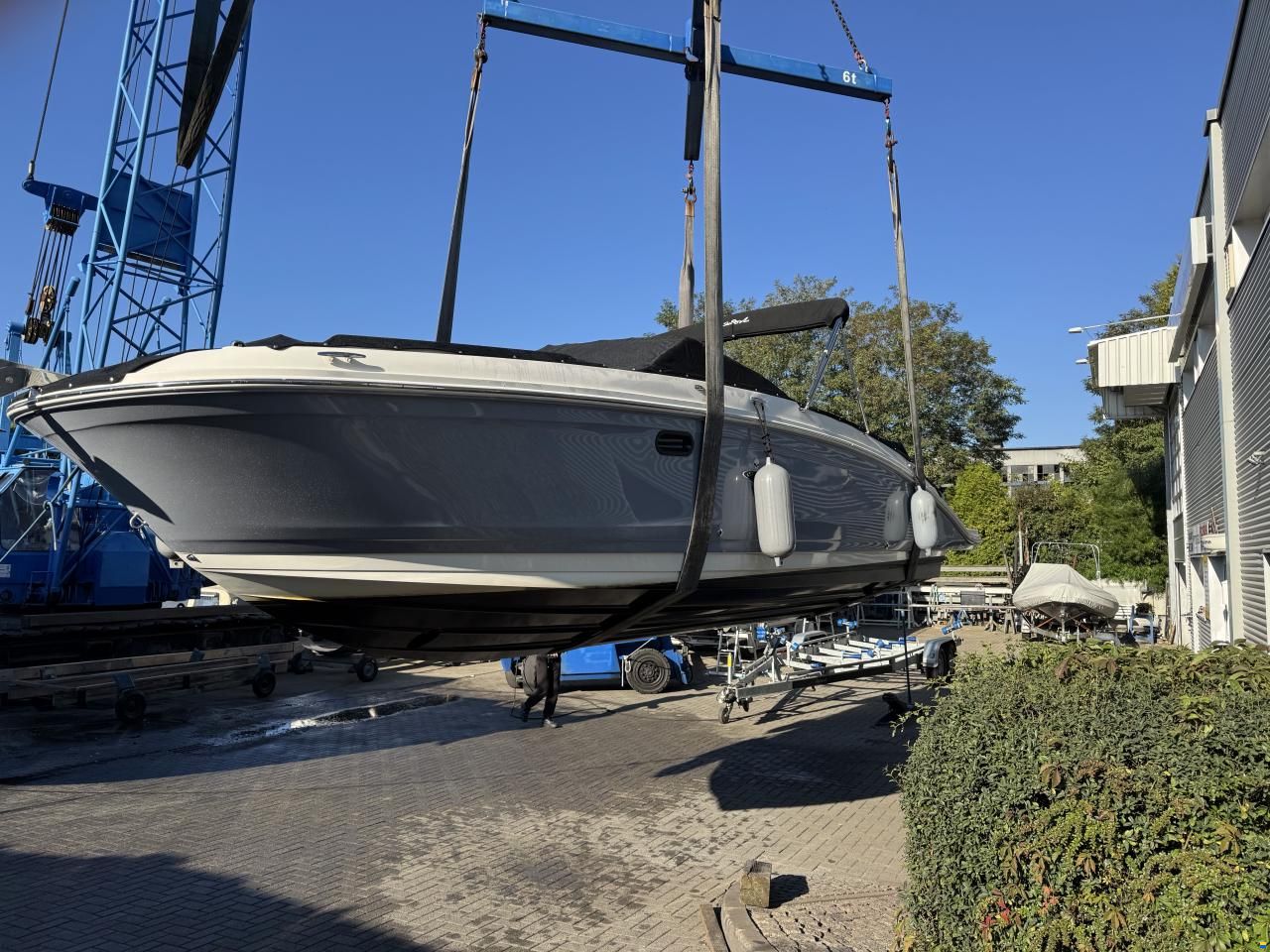 Sea Ray SDX 270 Outboard