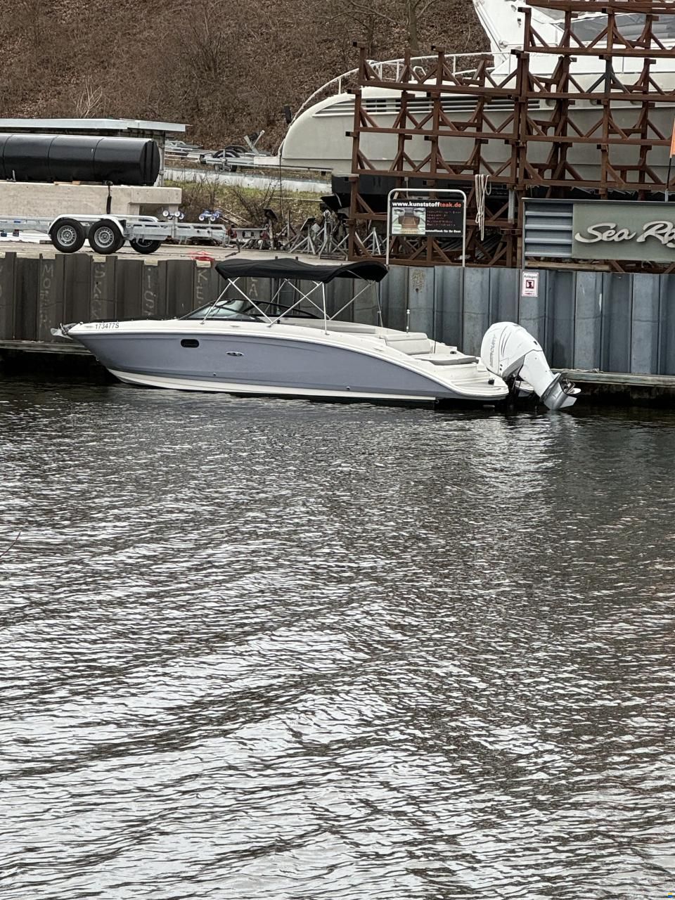 Sea Ray SDX 270 Outboard